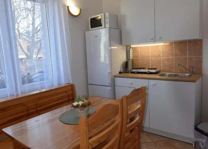 Kavarna Lucie S Ubytovanim 3* Horní Těrlicko