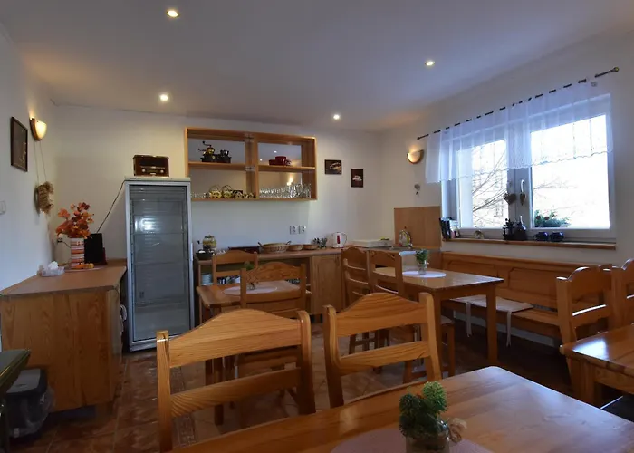 Kavarna Lucie S Ubytovanim 3* Horní Těrlicko